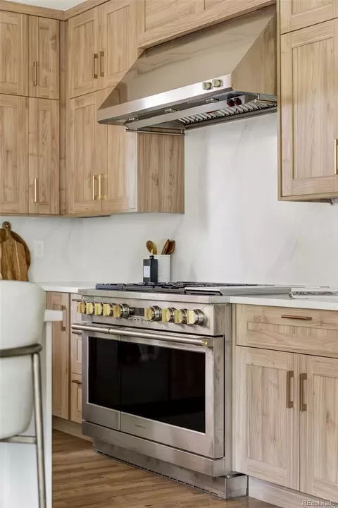 Kitchen - 8494 E 28th Ave, Denver, CO 80238 photo 6 of 9