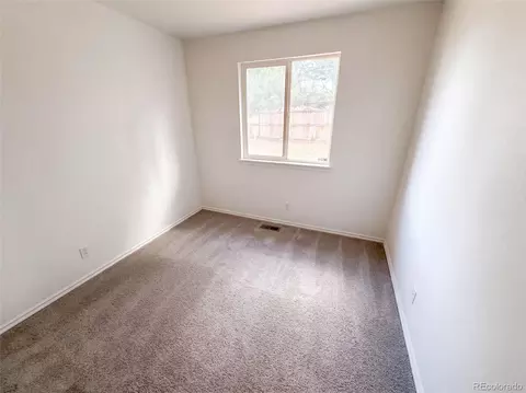 Bedroom - 18959 E Linvale Pl, Aurora, CO 80013 photo 6 of 7