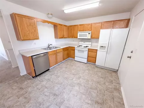 Kitchen - 18959 E Linvale Pl, Aurora, CO 80013 photo 1 of 3