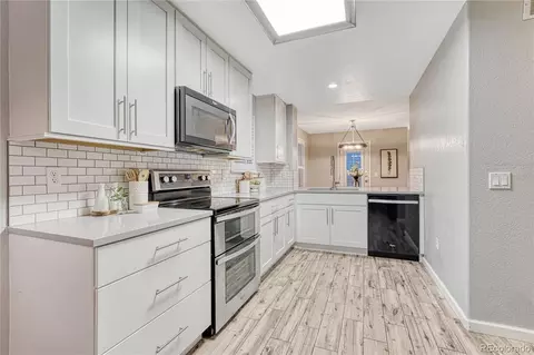 22056 E Jamison Pl, Aurora, CO 80016 photo 5