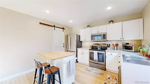 Kitchen - 5537 E 100th Way, Thornton, CO 80229 photo 2 of 3