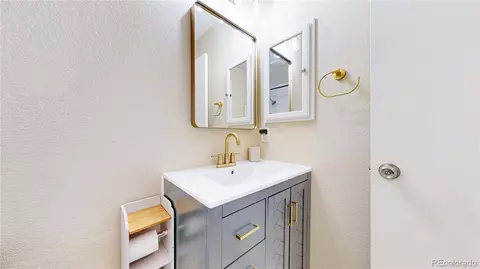 Bath - 5537 E 100th Way, Thornton, CO 80229 photo 3 of 6