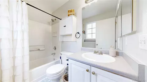 Bath - 5537 E 100th Way, Thornton, CO 80229 photo 5 of 6