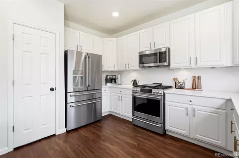 Kitchen - 22079 E Belleview Pl, Aurora, CO 80015 photo 5 of 5