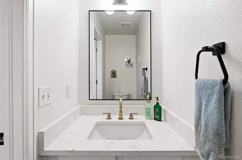 Bath - 22079 E Belleview Pl, Aurora, CO 80015 photo 1 of 8