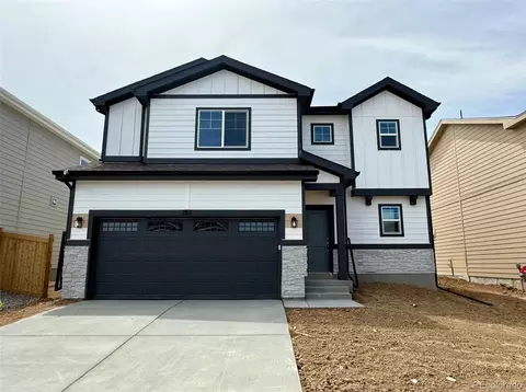 767 N Clubview St, Watkins, CO 80137