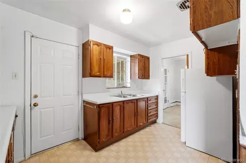 Kitchen - 5760 E Floyd Ave, Denver, CO 80222 photo 2 of 3