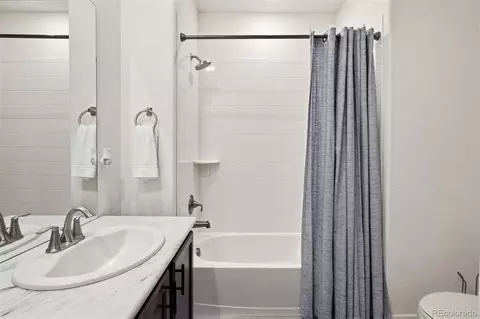 Bath - 27806 E Alder Dr, Aurora, CO 80016 photo 6 of 6