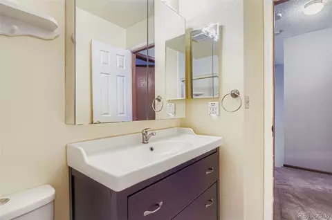Bath - 19583 E Linvale Dr, Aurora, CO 80013 photo 3 of 4