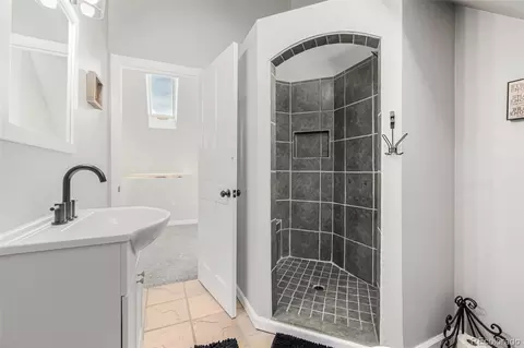 Bath - 220 Wark Ave, Berthoud, CO 80513 photo 4 of 4
