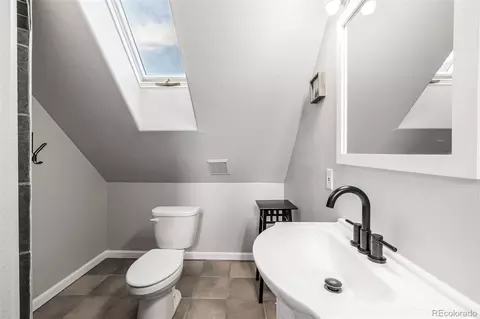 Bath - 220 Wark Ave, Berthoud, CO 80513 photo 3 of 4