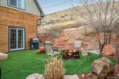 Exterior - 220 Wark Ave, Berthoud, CO 80513 photo 6 of 8