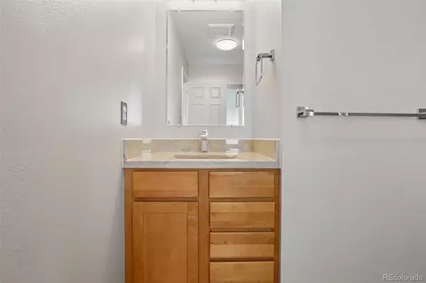 Bath - 1576 S Wright Ct, Lakewood, CO 80228 photo 2 of 4
