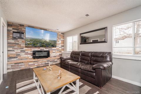 4590 Eugene Way, Denver, CO 80239 photo 9