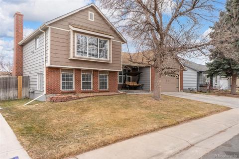 4590 Eugene Way, Denver, CO 80239 photo 2