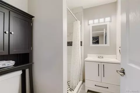 Bath - 3731 S Uinta St, Denver, CO 80237 photo 1 of 4