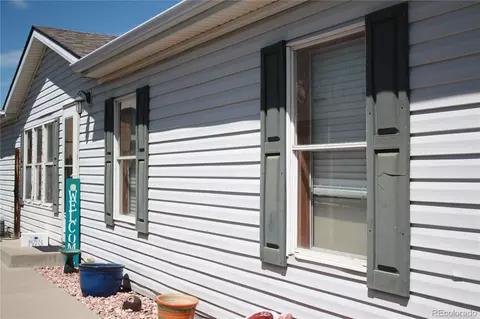 211 Versailles St, Lochbuie, CO 80603