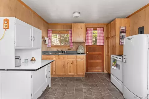 Kitchen - 231 Elk Pl, Black Hawk, CO 80422 photo 2 of 3