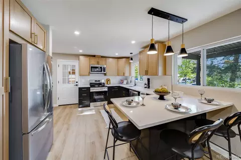 1741 Kingston St, Aurora, CO 80010