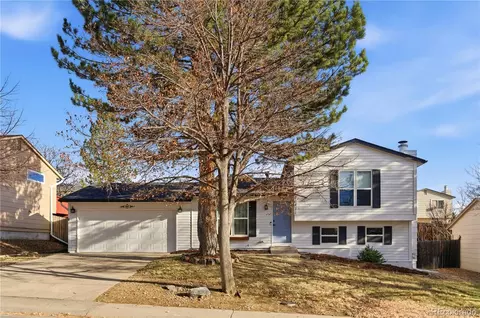 18932 E Kansas Dr, Aurora, CO 80017 photo 2
