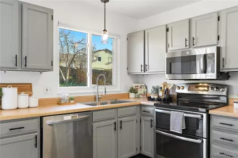 18932 E Kansas Dr, Aurora, CO 80017 photo 12