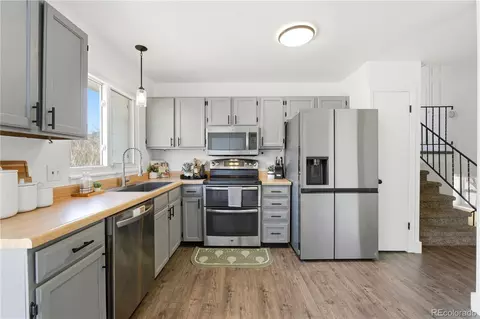 18932 E Kansas Dr, Aurora, CO 80017 photo 5