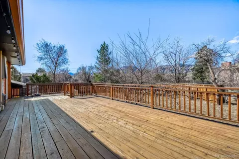 Exterior - 15 Pawnee Dr, Boulder, CO 80303 photo 4 of 8