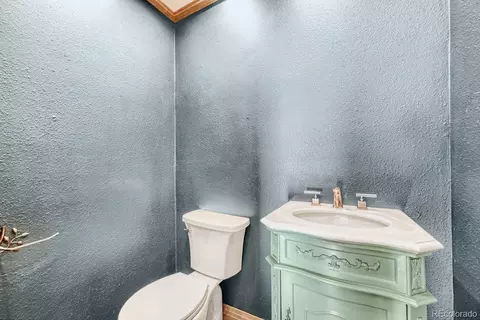 Bath - 15 Pawnee Dr, Boulder, CO 80303 photo 1 of 3