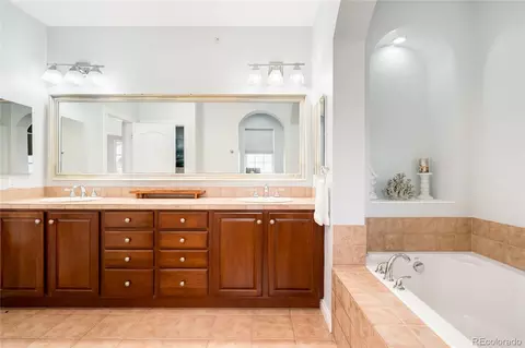 Bath - 9135 E 29th Pl, Denver, CO 80238 photo 2 of 10