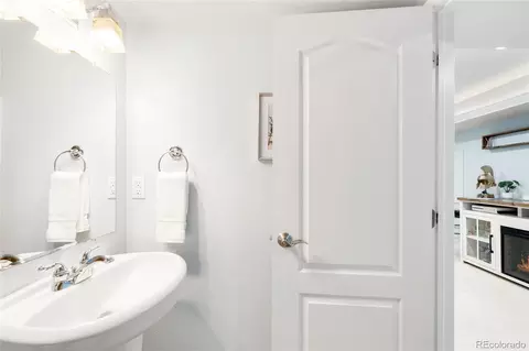 Bath - 9135 E 29th Pl, Denver, CO 80238 photo 9 of 10