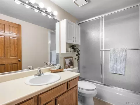 Bath - 8159 Lodgepole Trl, Lone Tree, CO 80124 photo 5 of 5