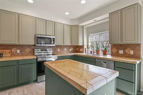 Kitchen - 16273 Windsor Creek Dr, Monument, CO 80132 photo 3 of 5