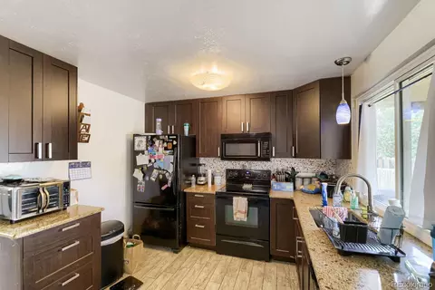 Kitchen - 16867 E Linvale Pl, Aurora, CO 80013 photo 2 of 3