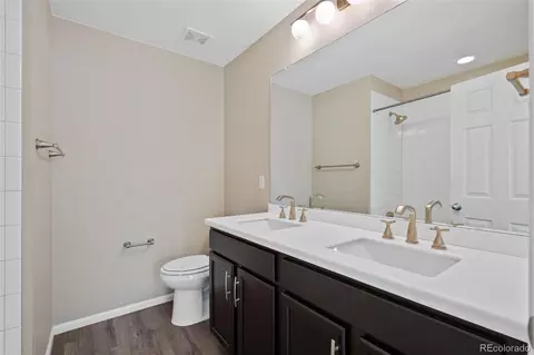 Bath - 24231 E 40th Ave, Aurora, CO 80019 photo 5 of 5
