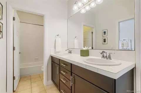Bath - 9526 E 4th Ave, Denver, CO 80230 photo 4 of 5