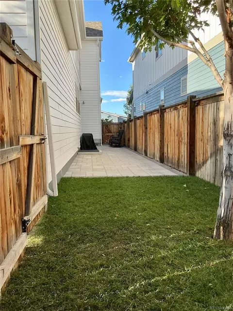 Exterior - 10350 E 57th Pl, Denver, CO 80238 photo 3 of 5