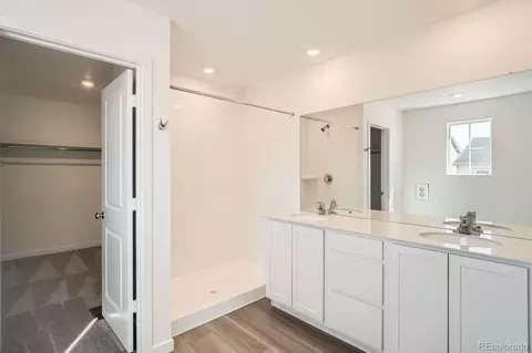 22016 E 39th Pl, Aurora, CO 80019 photo 8
