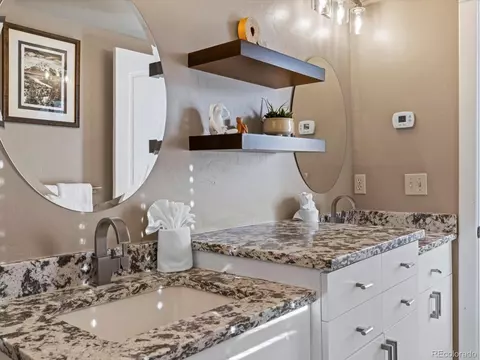 Bath - 152 Bergamot Dr, Tabernash, CO 80478 photo 3 of 5