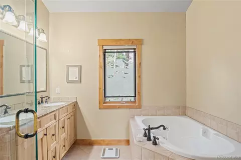 Bath - 314 Coronet Dr, Breckenridge, CO 80424 photo 2 of 5