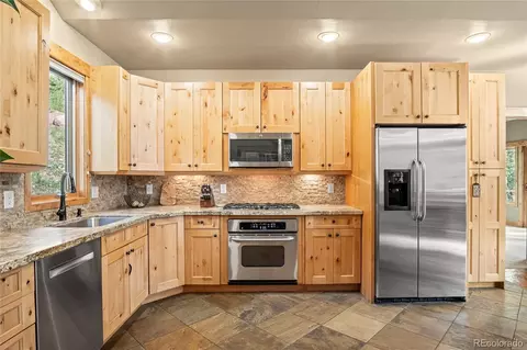 Kitchen - 314 Coronet Dr, Breckenridge, CO 80424 photo 4 of 9