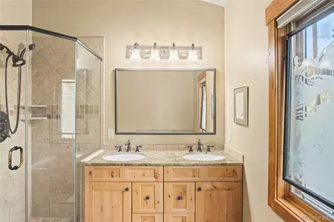 Bath - 314 Coronet Dr, Breckenridge, CO 80424 photo 3 of 5