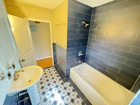 Bath - 3905 E 2nd Ave #2, Denver, CO 80206 photo 2 of 2