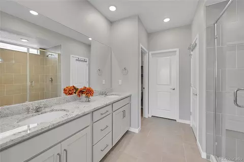 Bath - 23642 E 40th Ave, Aurora, CO 80019 photo 1 of 1