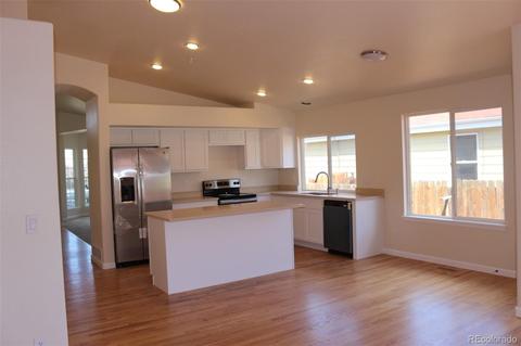 4938 Dillon St, Denver, CO 80239 photo 5