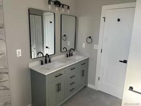 Bath - 1420 E 112th Pl, Northglenn, CO 80233 photo 1 of 3