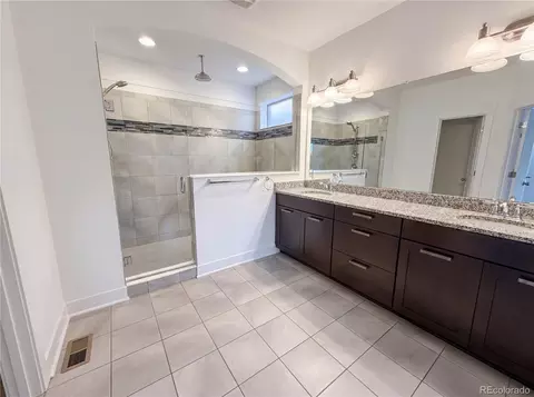 Bath - 11466 E 27th Ave, Denver, CO 80238 photo 1 of 7