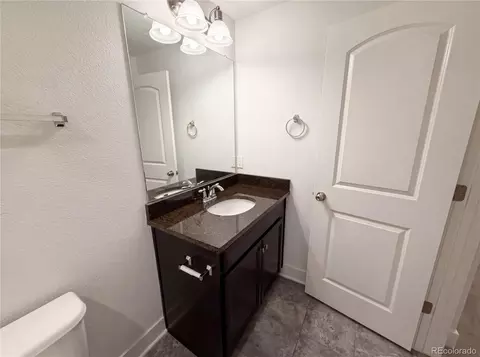 Bath - 11466 E 27th Ave, Denver, CO 80238 photo 4 of 7