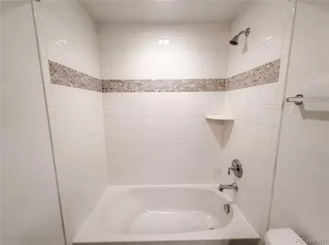 Bath - 11466 E 27th Ave, Denver, CO 80238 photo 3 of 7