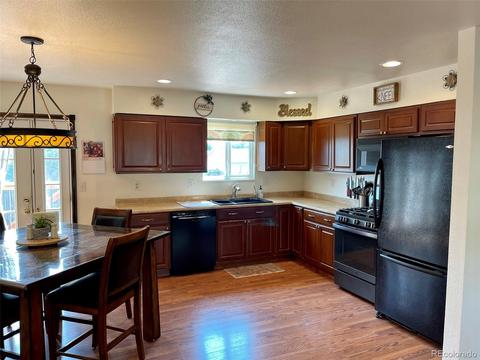 250 Birch St, Bennett, CO 80102 photo 4