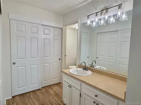 Bath - 14102 E Linvale Pl #606, Aurora, CO 80014 photo 1 of 3